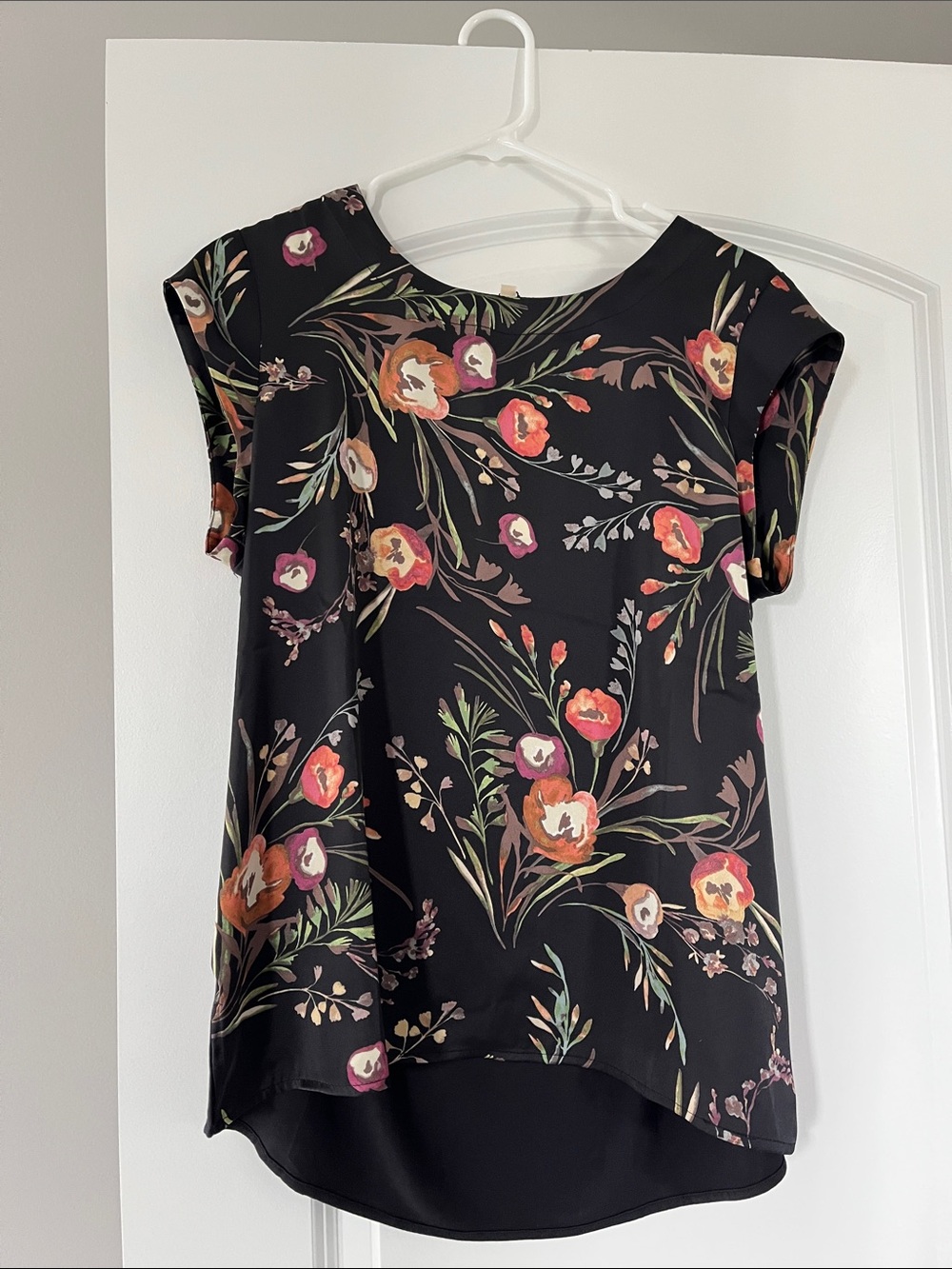 Black Floral Cap-Sleeve Women's Blouse